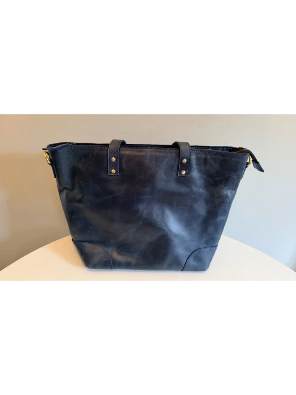 Unbranded leather tote